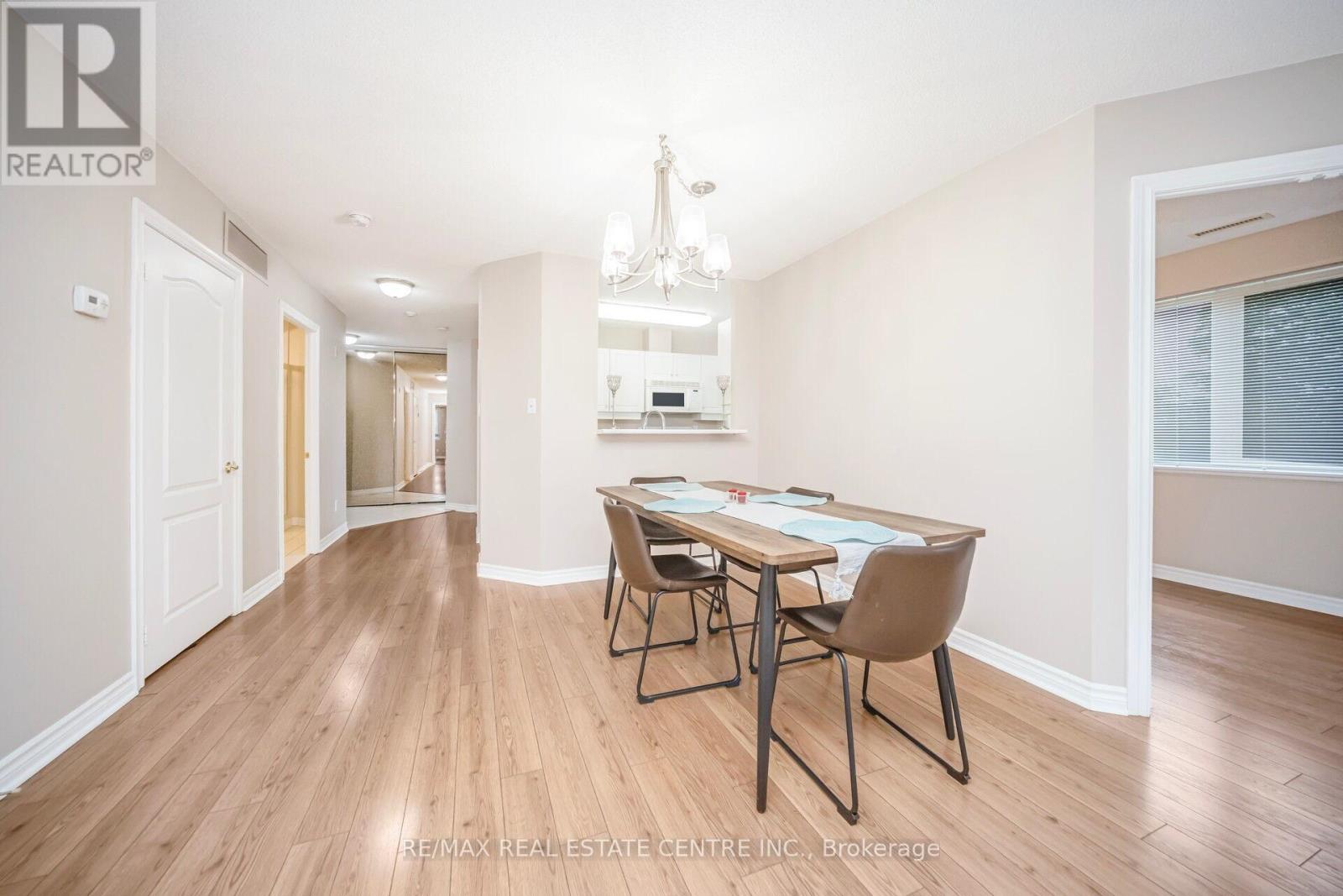 301 - 3 Dayspring Circle, Brampton (Goreway Drive Corridor), Ontario  L6P 1B7 - Photo 33 - W12892006