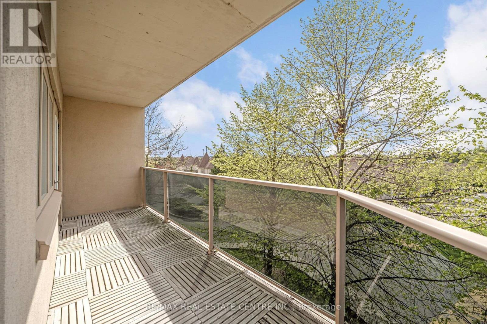 301 - 3 Dayspring Circle, Brampton (Goreway Drive Corridor), Ontario  L6P 1B7 - Photo 45 - W12892006