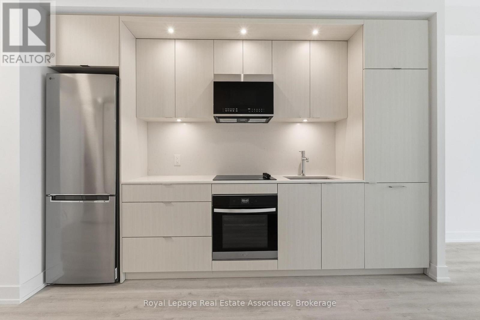 807 - 25 Cordova Avenue, Toronto (Islington-City Centre West), Ontario  M9A 0E5 - Photo 3 - W12892044