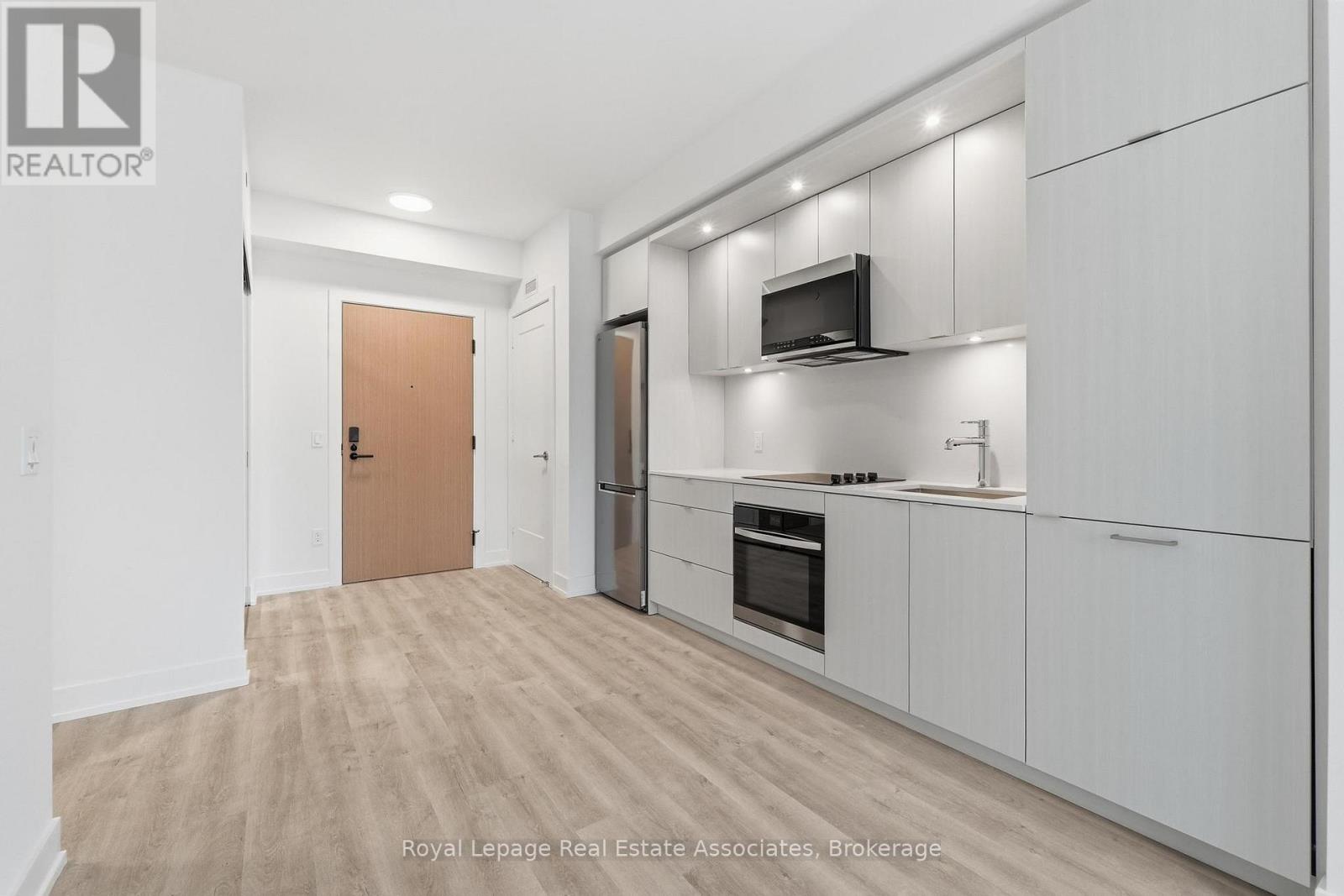 807 - 25 Cordova Avenue, Toronto (Islington-City Centre West), Ontario  M9A 0E5 - Photo 4 - W12892044