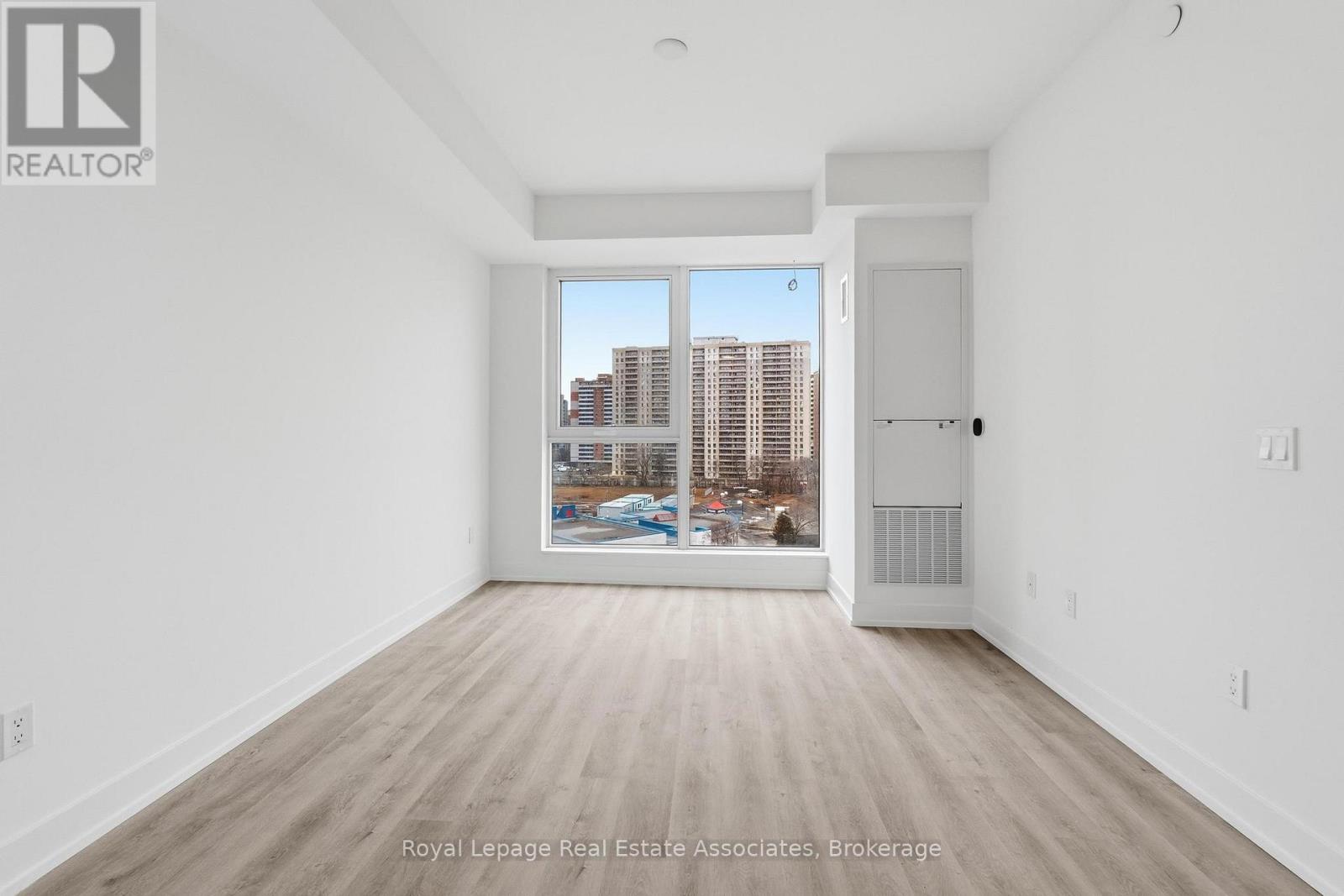 807 - 25 Cordova Avenue, Toronto (Islington-City Centre West), Ontario  M9A 0E5 - Photo 5 - W12892044