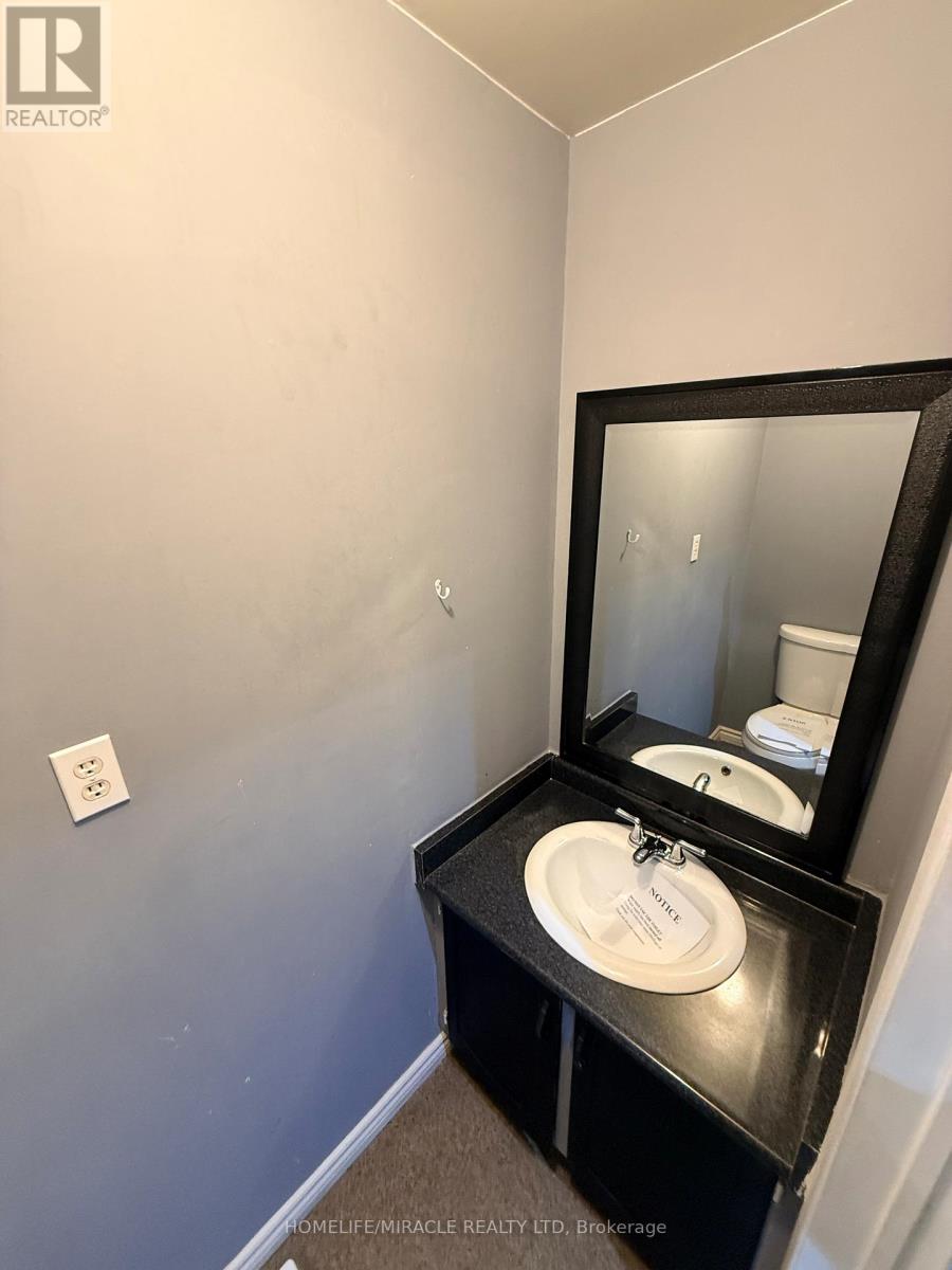 1 Hudson Drive, Brampton (Fletcher's West), Ontario  L6Y 2N6 - Photo 12 - W12892046