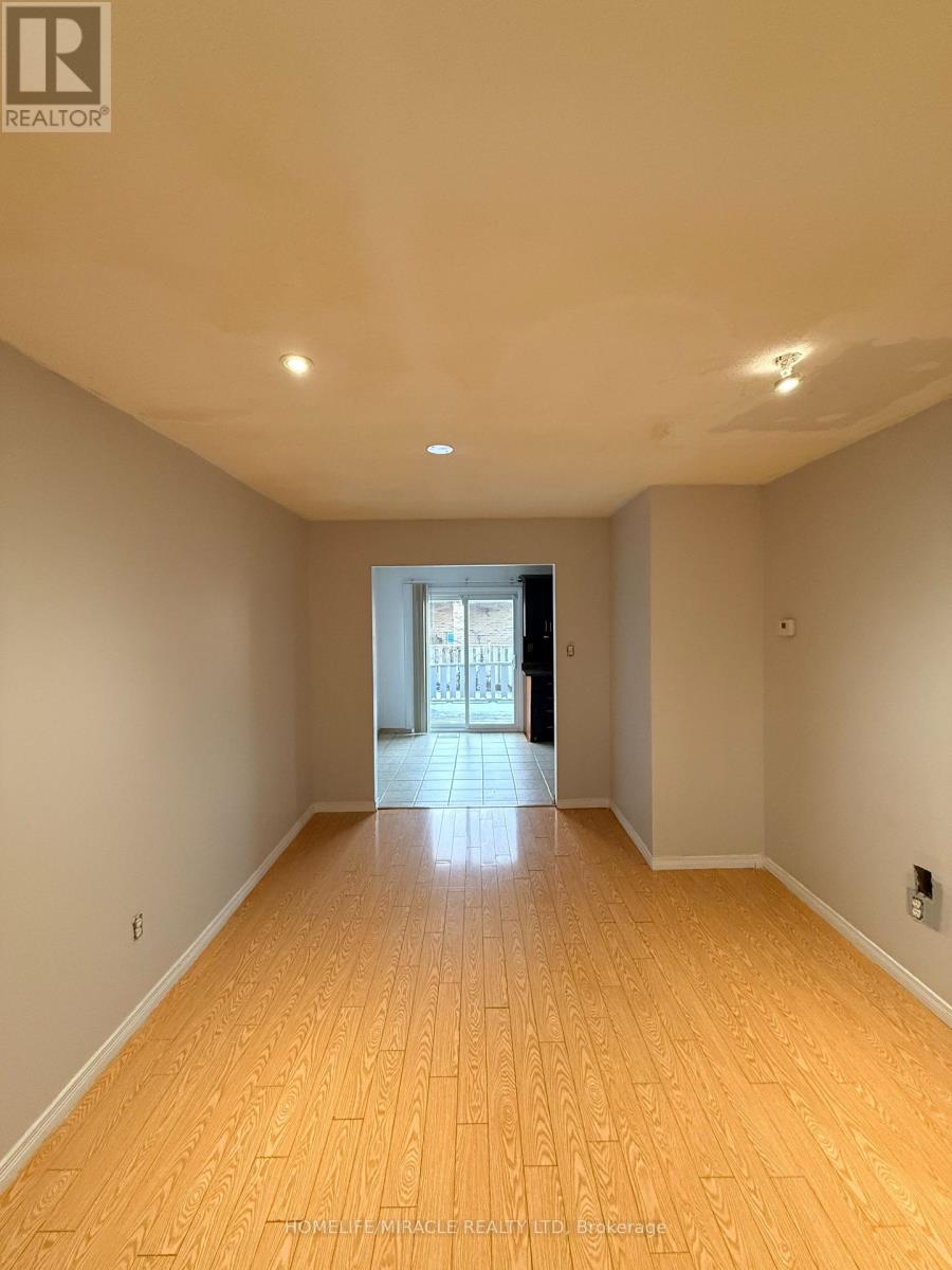 1 Hudson Drive, Brampton (Fletcher's West), Ontario  L6Y 2N6 - Photo 15 - W12892046