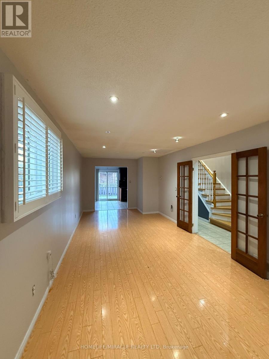 1 Hudson Drive, Brampton (Fletcher's West), Ontario  L6Y 2N6 - Photo 16 - W12892046