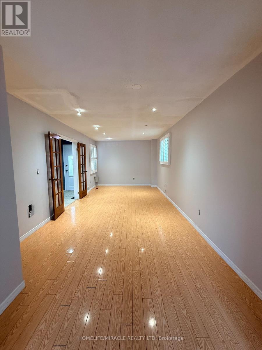 1 Hudson Drive, Brampton (Fletcher's West), Ontario  L6Y 2N6 - Photo 22 - W12892046