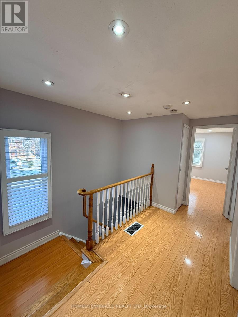 1 Hudson Drive, Brampton (Fletcher's West), Ontario  L6Y 2N6 - Photo 23 - W12892046