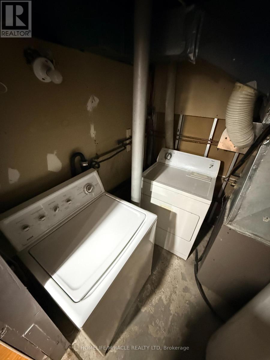 1 Hudson Drive, Brampton (Fletcher's West), Ontario  L6Y 2N6 - Photo 32 - W12892046