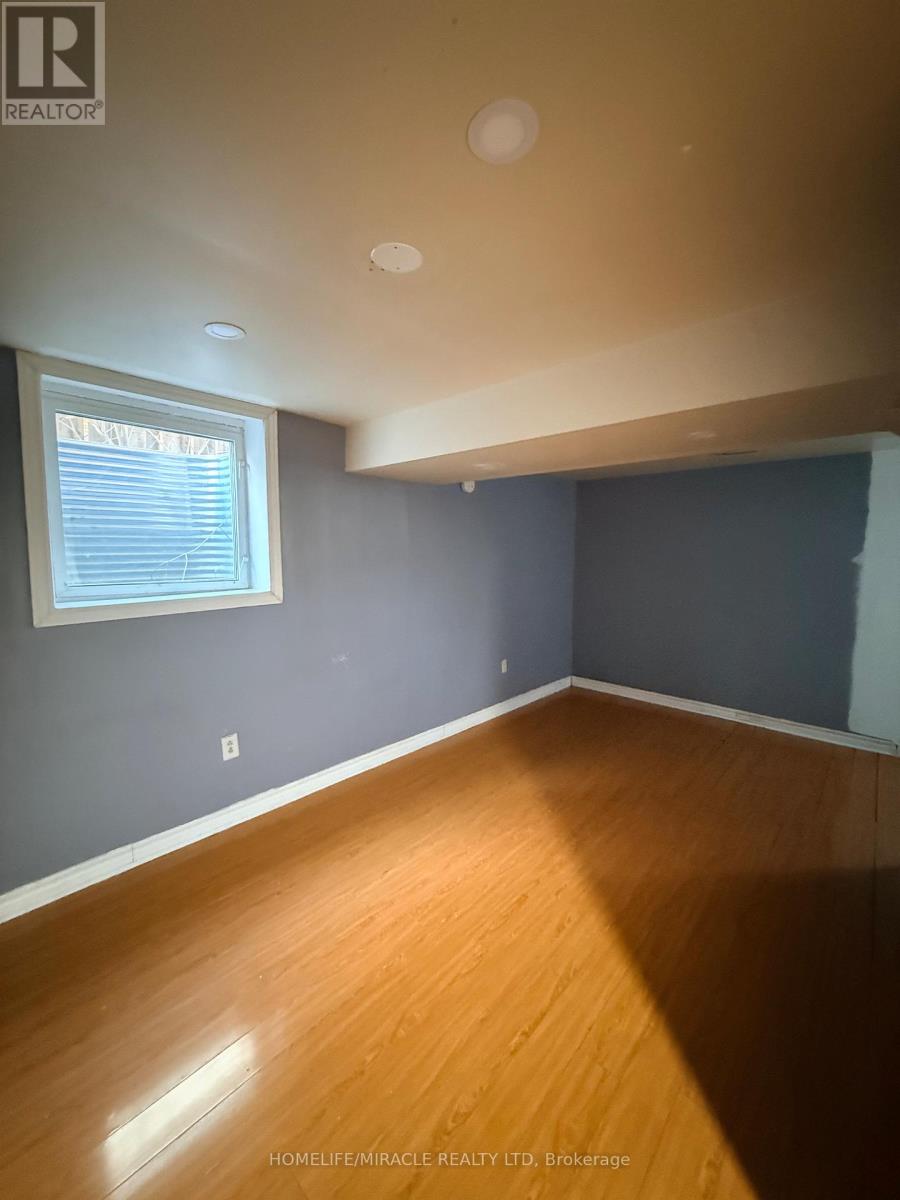 1 Hudson Drive, Brampton (Fletcher's West), Ontario  L6Y 2N6 - Photo 34 - W12892046