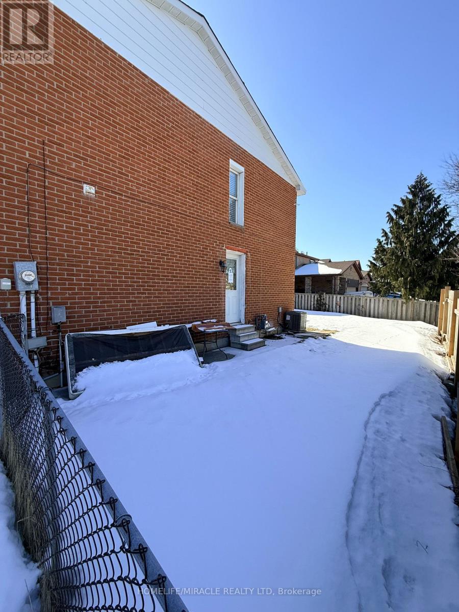 1 Hudson Drive, Brampton (Fletcher's West), Ontario  L6Y 2N6 - Photo 6 - W12892046