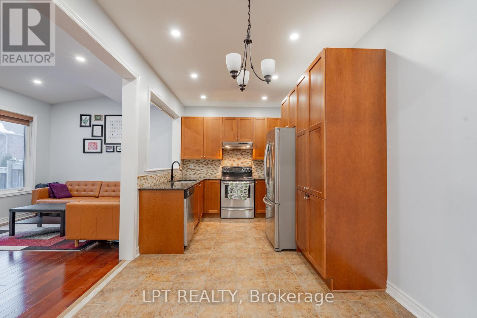 54 Delphinium Way, Brampton (Northwest Sandalwood Parkway), Ontario  L7A 0N4 - Photo 19 - W12892054