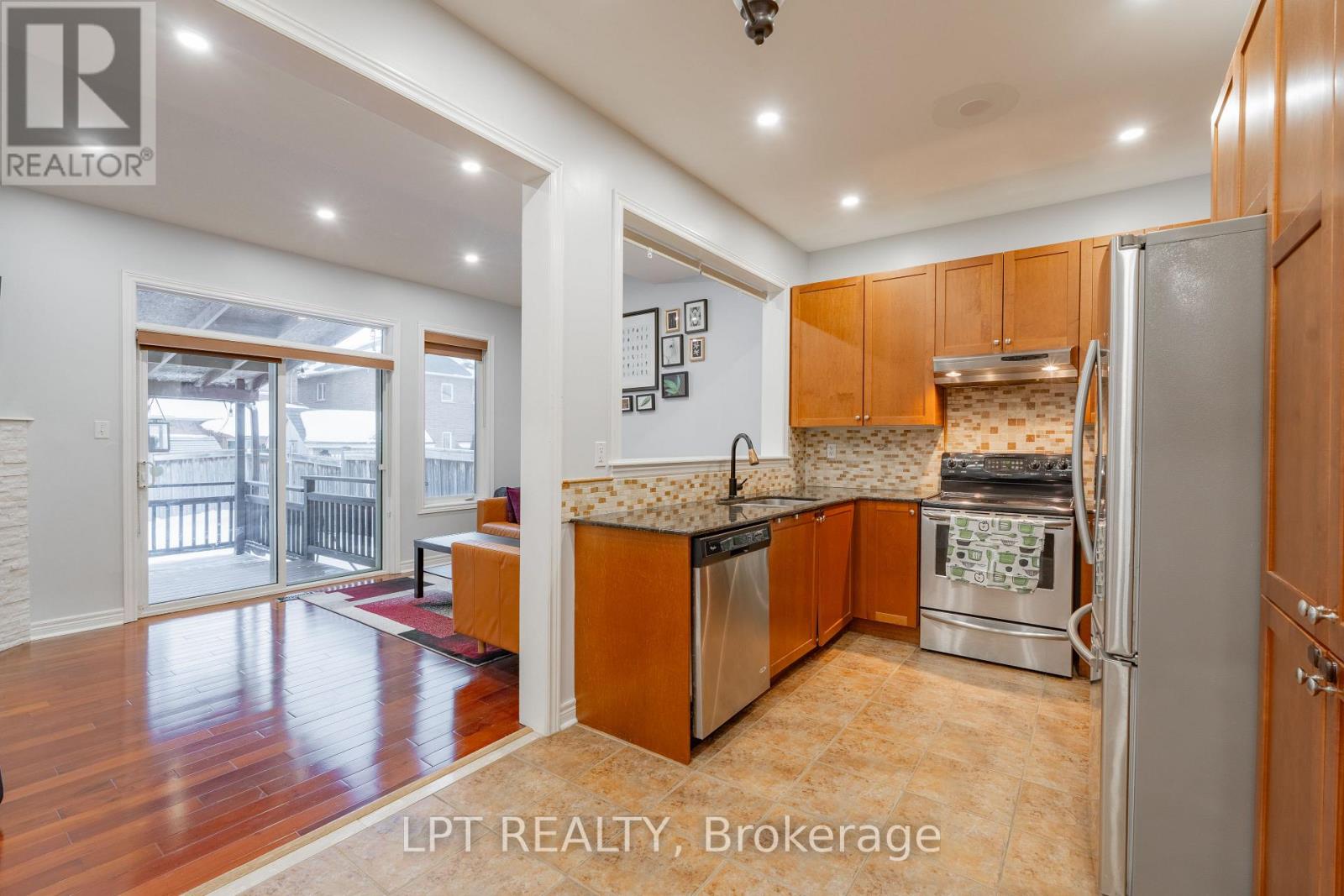 54 Delphinium Way, Brampton (Northwest Sandalwood Parkway), Ontario  L7A 0N4 - Photo 20 - W12892054