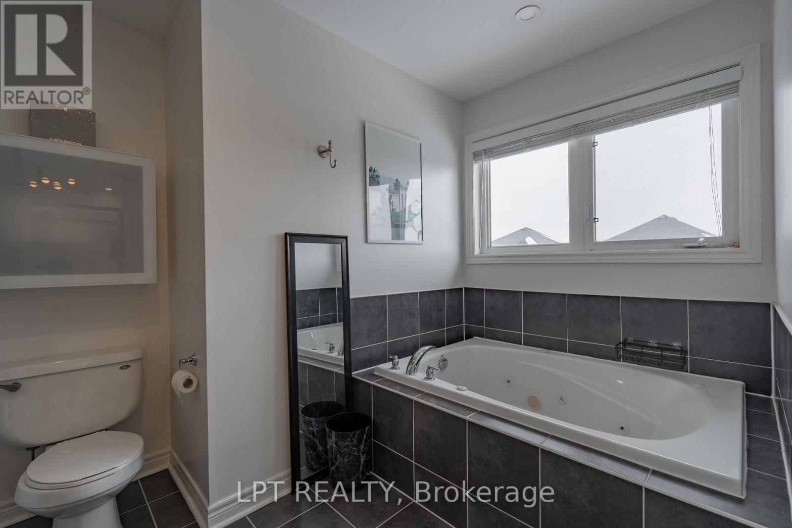 54 Delphinium Way, Brampton (Northwest Sandalwood Parkway), Ontario  L7A 0N4 - Photo 31 - W12892054