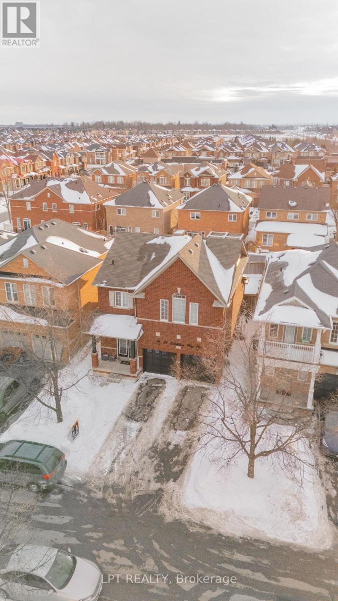 54 Delphinium Way, Brampton (Northwest Sandalwood Parkway), Ontario  L7A 0N4 - Photo 47 - W12892054