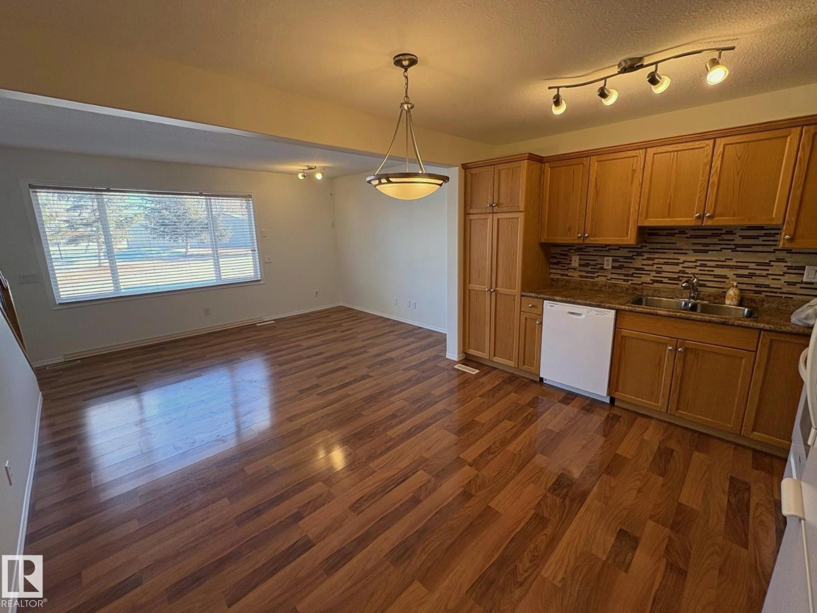 #16 2816 34 Av Nw, Edmonton, Alberta  T6T 2B4 - Photo 5 - E4477815