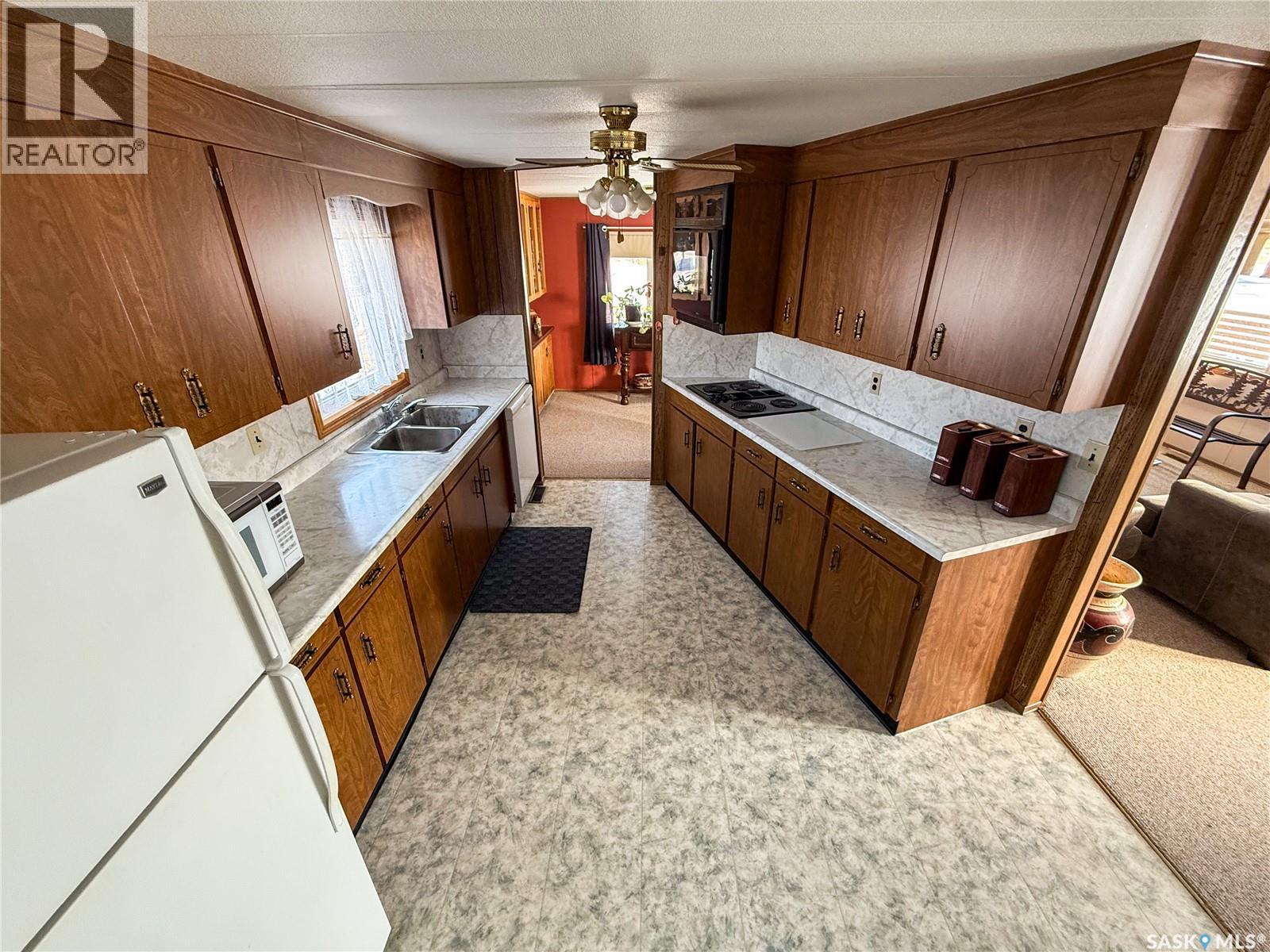 201 - 203 4th Avenue, Climax, Saskatchewan  S0N 0N0 - Photo 10 - SK030648