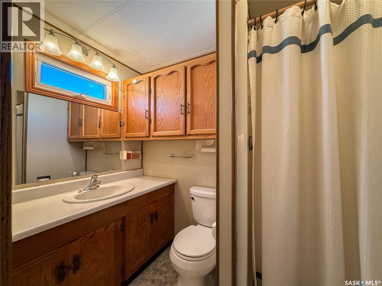 201 - 203 4th Avenue, Climax, Saskatchewan  S0N 0N0 - Photo 22 - SK030648