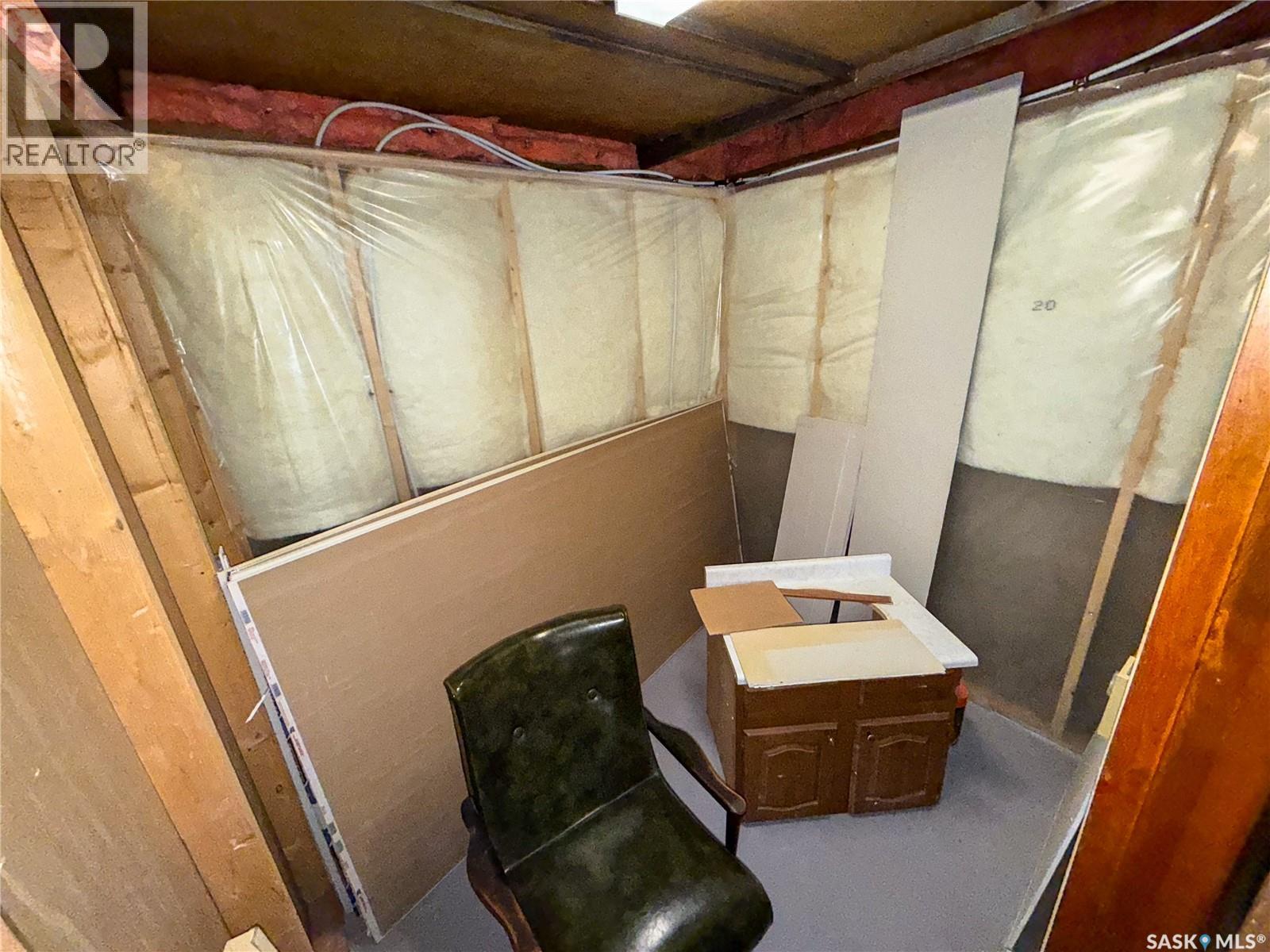 201 - 203 4th Avenue, Climax, Saskatchewan  S0N 0N0 - Photo 37 - SK030648