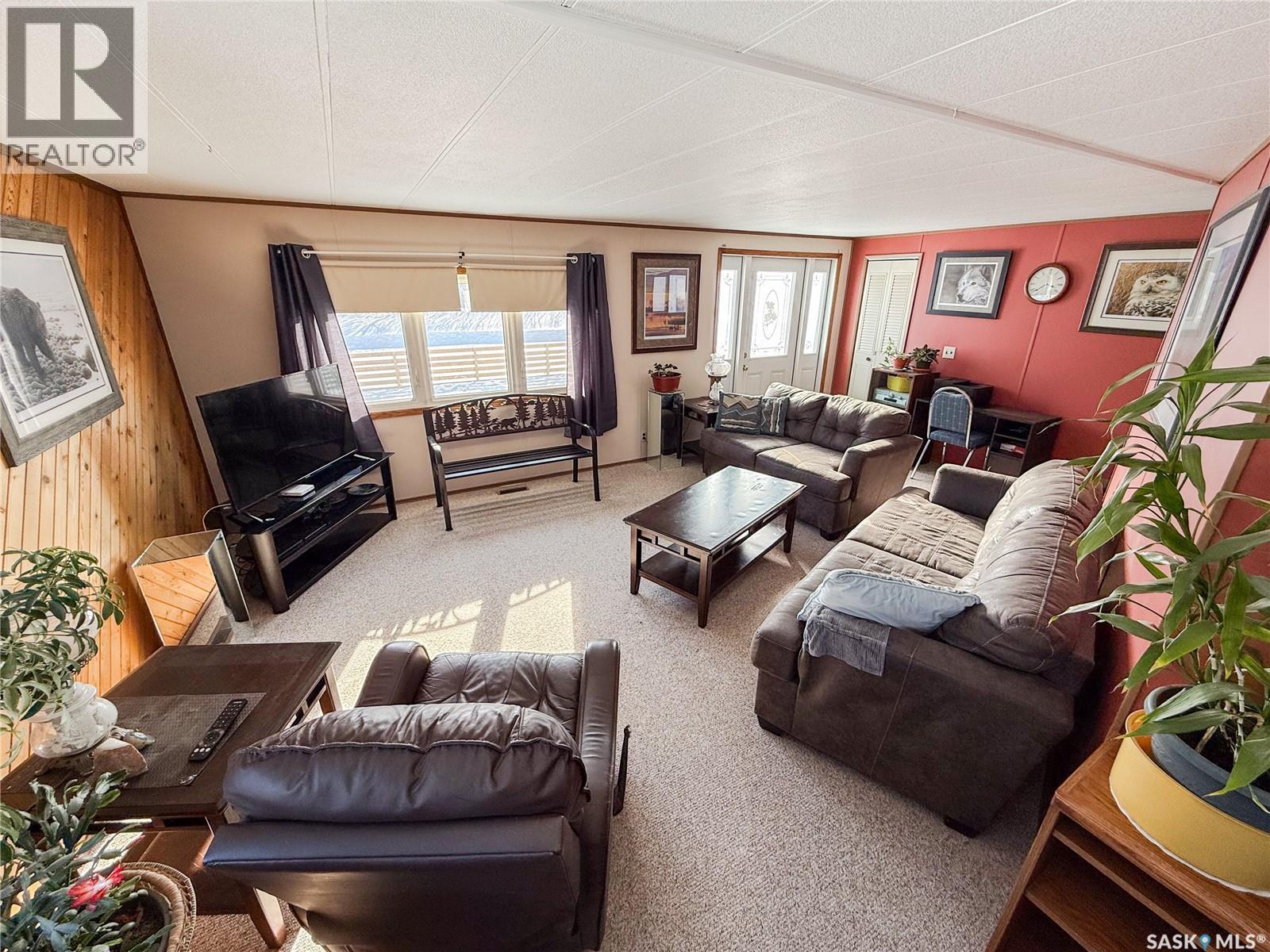 201 - 203 4th Avenue, Climax, Saskatchewan  S0N 0N0 - Photo 5 - SK030648