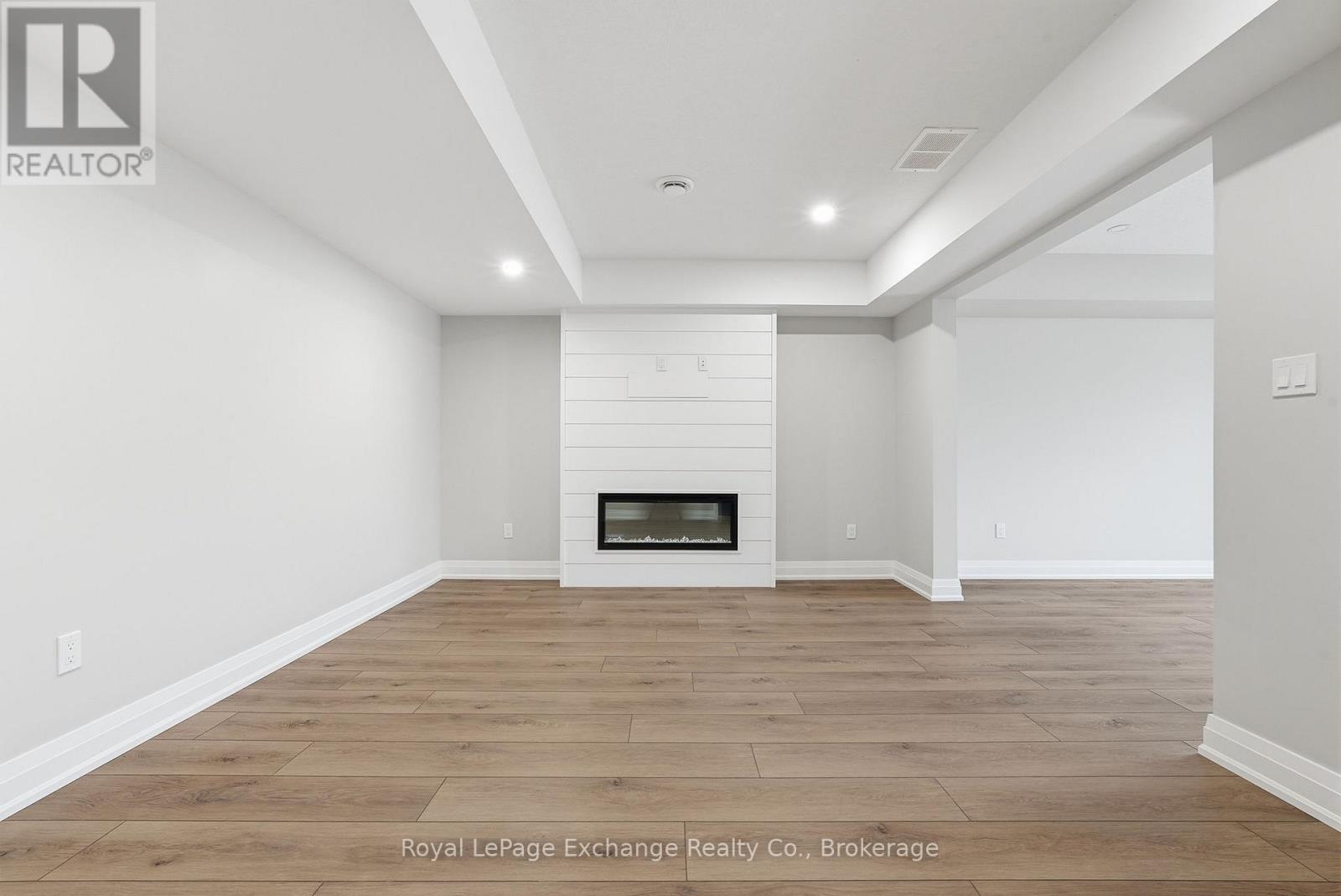 Unit 3 - 227 Bruce Street S, West Grey, Ontario  N0G 1R0 - Photo 10 - X12723436