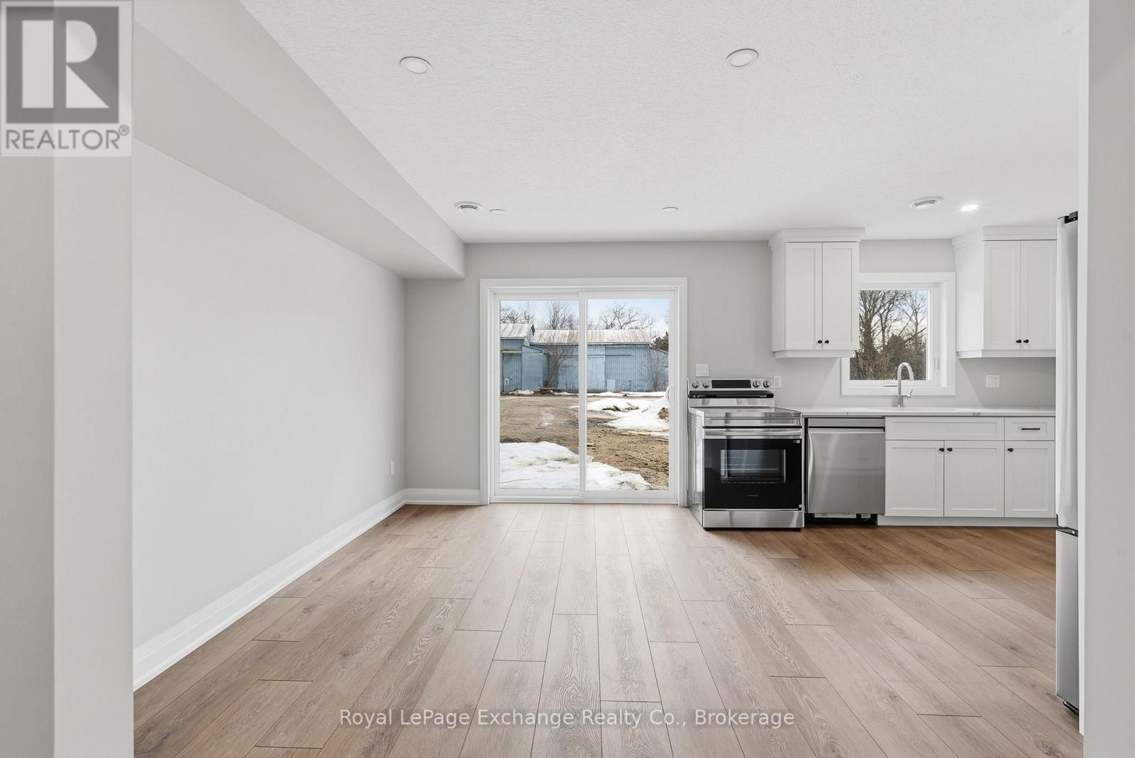 Unit 3 - 227 Bruce Street S, West Grey, Ontario  N0G 1R0 - Photo 12 - X12723436