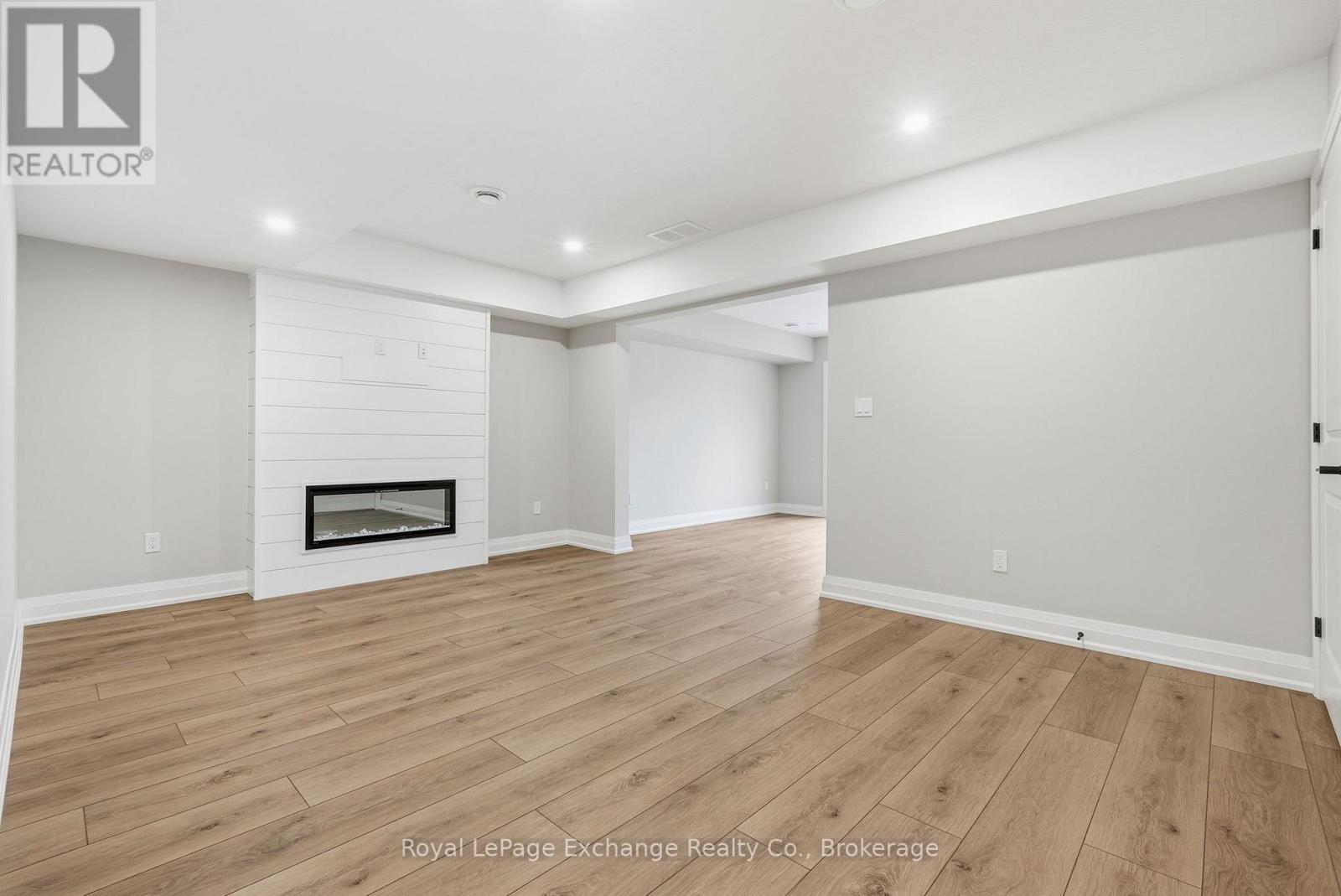 Unit 3 - 227 Bruce Street S, West Grey, Ontario  N0G 1R0 - Photo 11 - X12723436