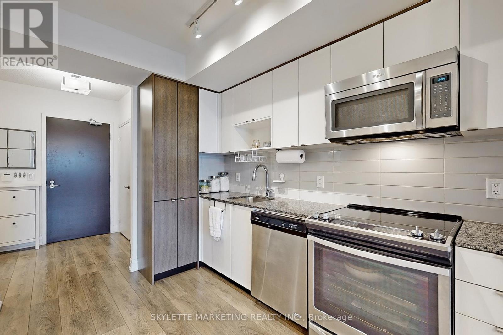 2505 - 9 Valhalla Inn Road, Toronto, Ontario  M9B 0B2 - Photo 17 - W12657246