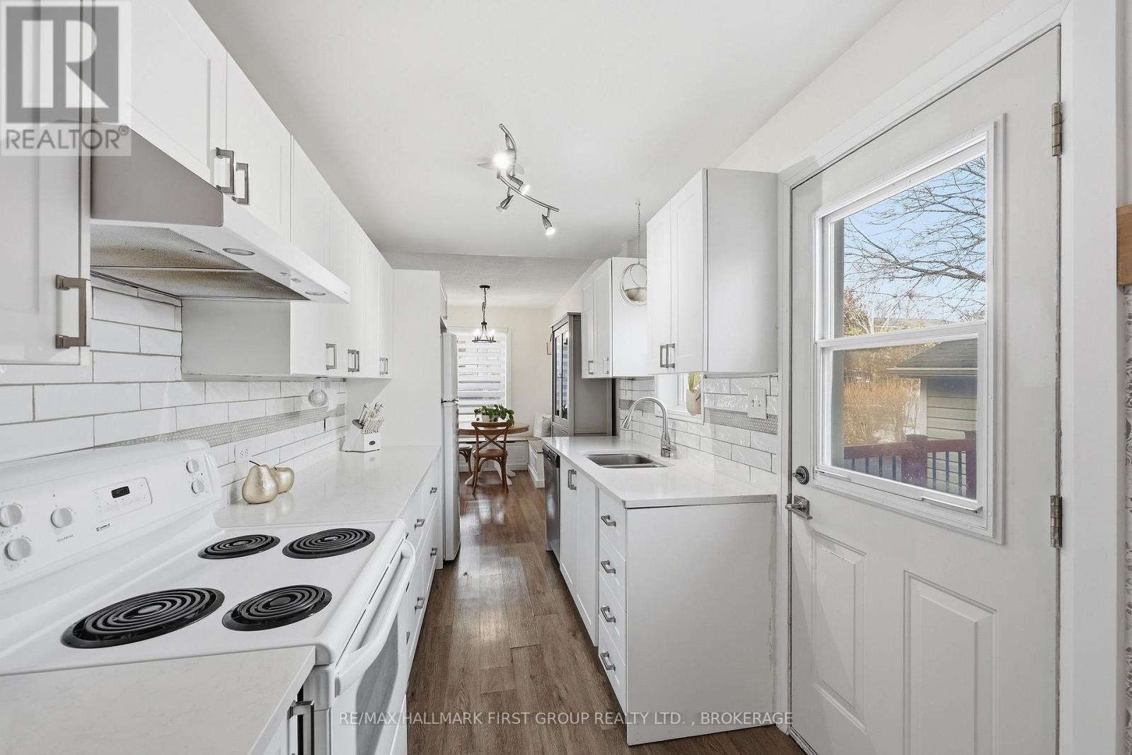 125 Birch Street, Gananoque, Ontario  K7G 2T5 - Photo 2 - X12891782