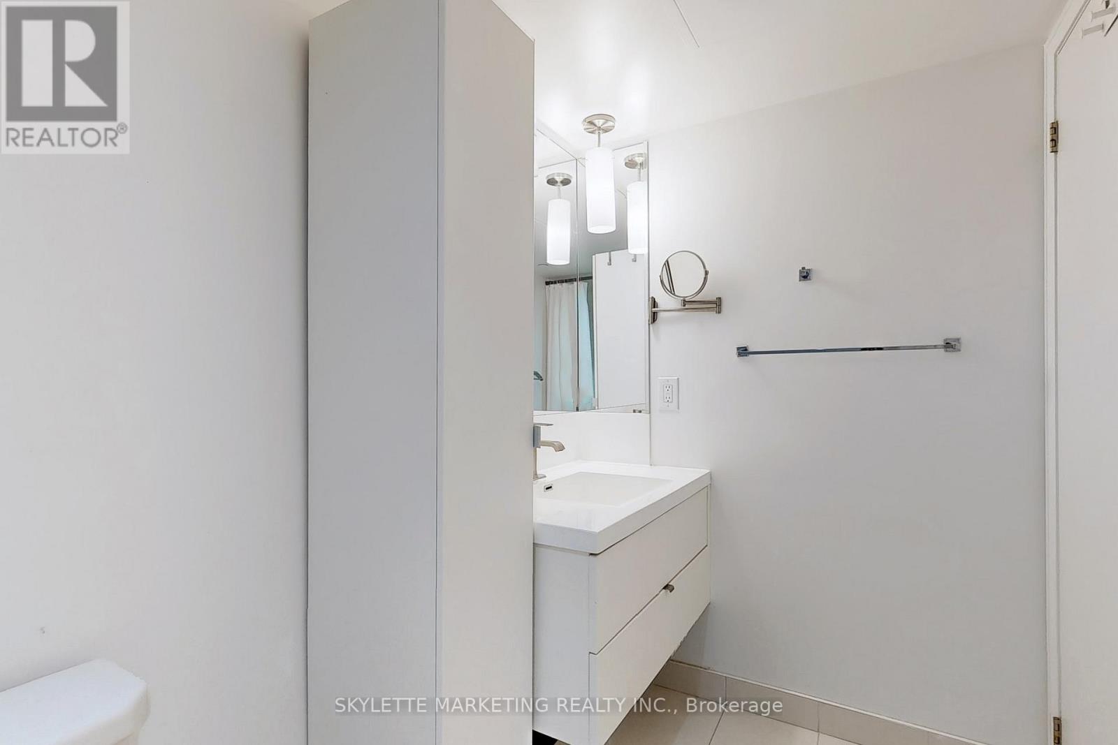 2505 - 9 Valhalla Inn Road, Toronto, Ontario  M9B 0B2 - Photo 26 - W12657246