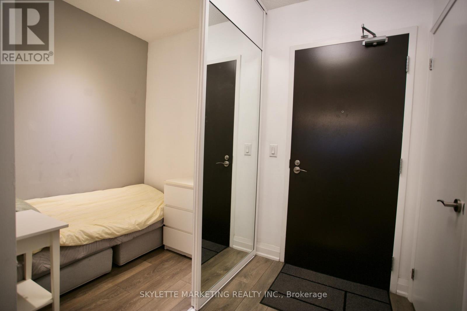 2505 - 9 Valhalla Inn Road, Toronto, Ontario  M9B 0B2 - Photo 11 - W12657246