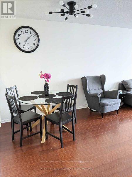 812 - 550 Webb Drive, Mississauga, Ontario  L5B 3Y4 - Photo 11 - W12890782