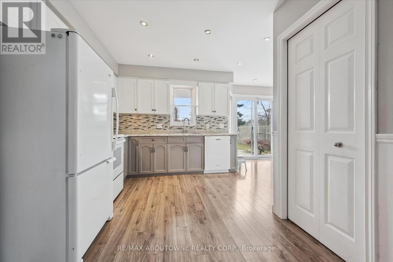 427 Bankside Crescent, Kitchener, Ontario  N2N 3E5 - Photo 9 - X12883698