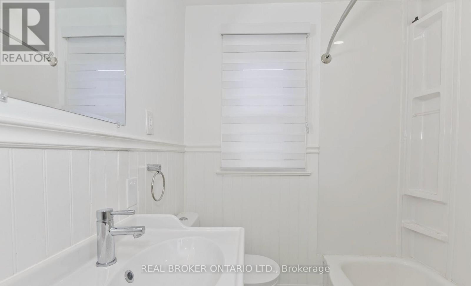 Upper - 147 Lasalle Avenue, Oshawa, Ontario  L1H 5Y4 - Photo 11 - E12892284