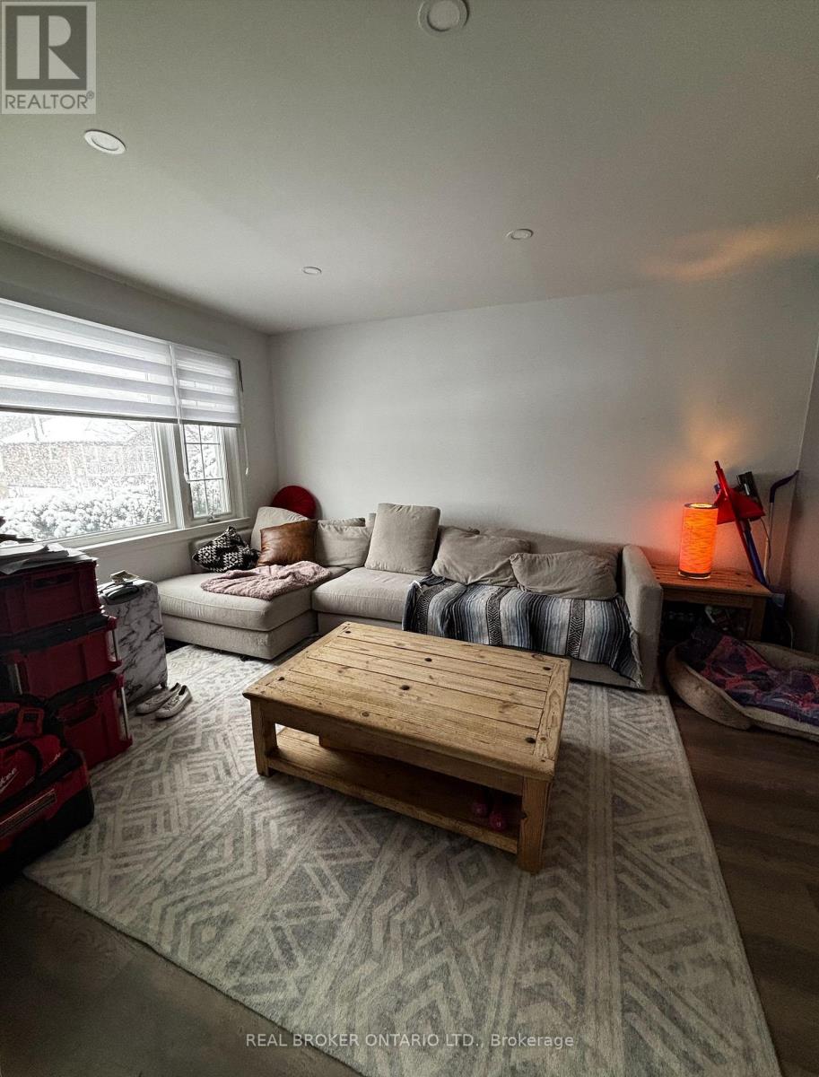 Upper - 147 Lasalle Avenue, Oshawa, Ontario  L1H 5Y4 - Photo 7 - E12892284