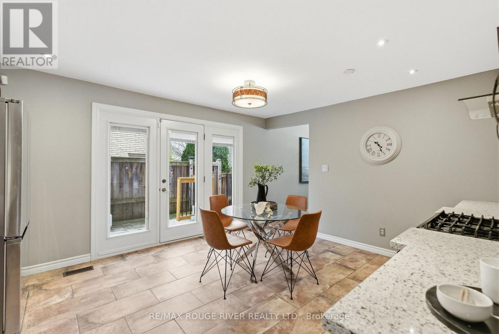 209 Darcy Street, Oshawa (Centennial), Ontario  L1G 3B9 - Photo 12 - E12892316