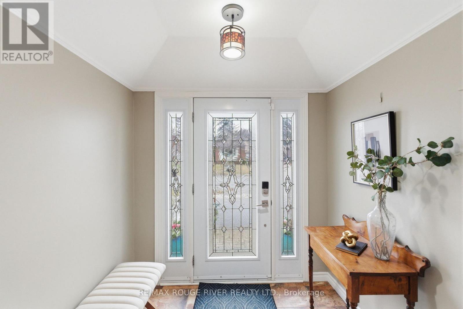 209 Darcy Street, Oshawa (Centennial), Ontario  L1G 3B9 - Photo 2 - E12892316