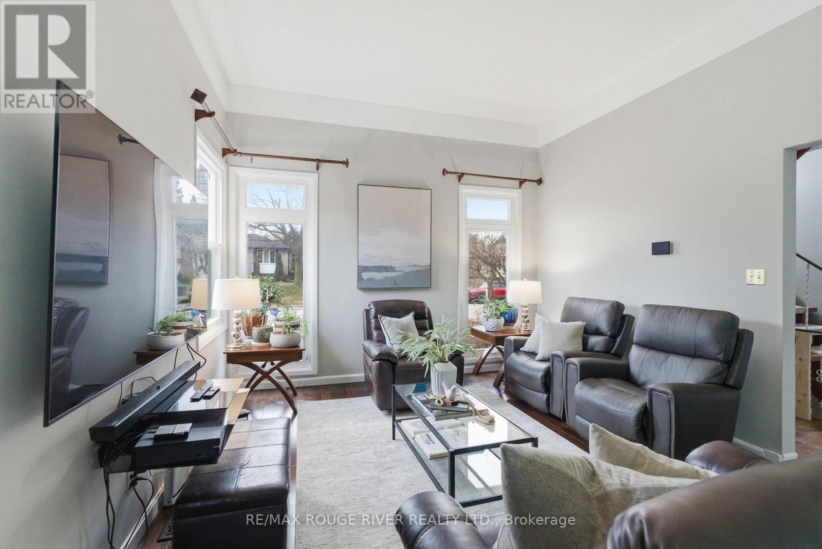 209 Darcy Street, Oshawa (Centennial), Ontario  L1G 3B9 - Photo 4 - E12892316