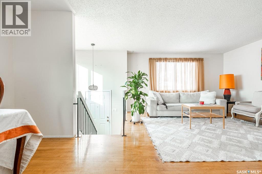 724 M Avenue S, Saskatoon, Saskatchewan  S7M 2L4 - Photo 4 - SK030113