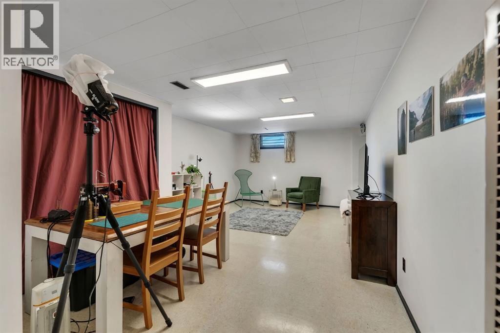 49 Kentish Drive Sw, Calgary, Alberta  T2V 2L4 - Photo 25 - A2289874