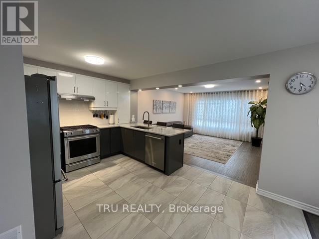 614 Parade Drive, Ottawa, Ontario  K2S 0Y7 - Photo 4 - X12892216