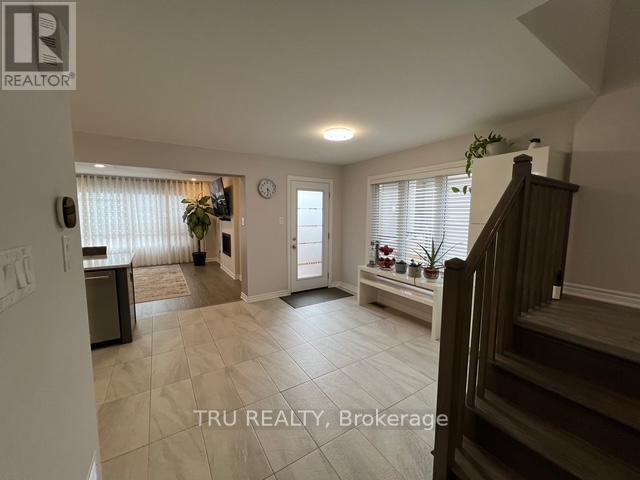 614 Parade Drive, Ottawa, Ontario  K2S 0Y7 - Photo 5 - X12892216