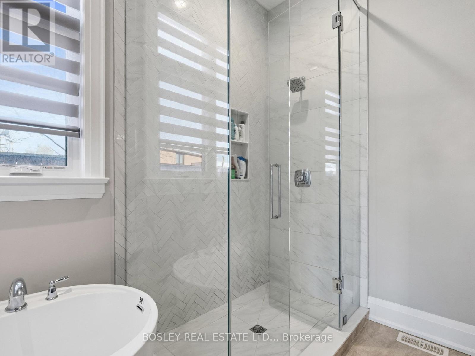 2299 Portage Road, Niagara Falls, Ontario  L2J 0C5 - Photo 17 - X12892220