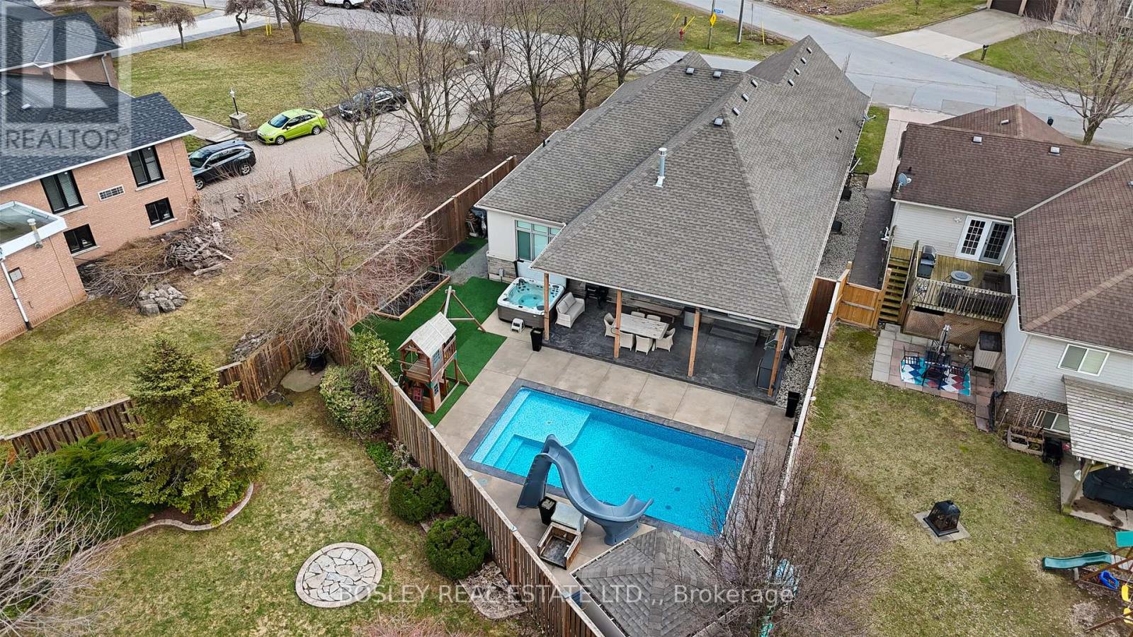 2299 Portage Road, Niagara Falls, Ontario  L2J 0C5 - Photo 2 - X12892220