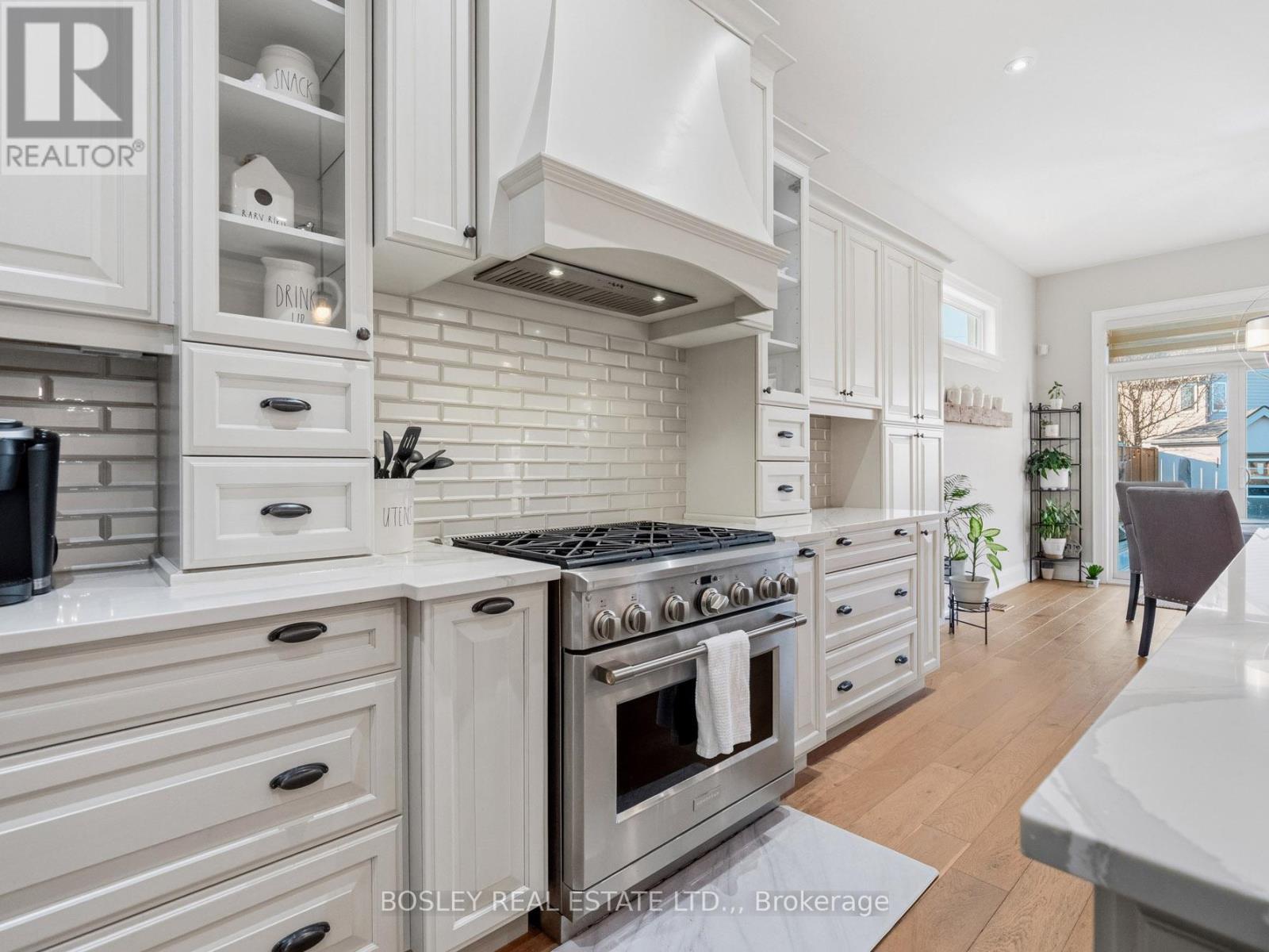 2299 Portage Road, Niagara Falls, Ontario  L2J 0C5 - Photo 8 - X12892220