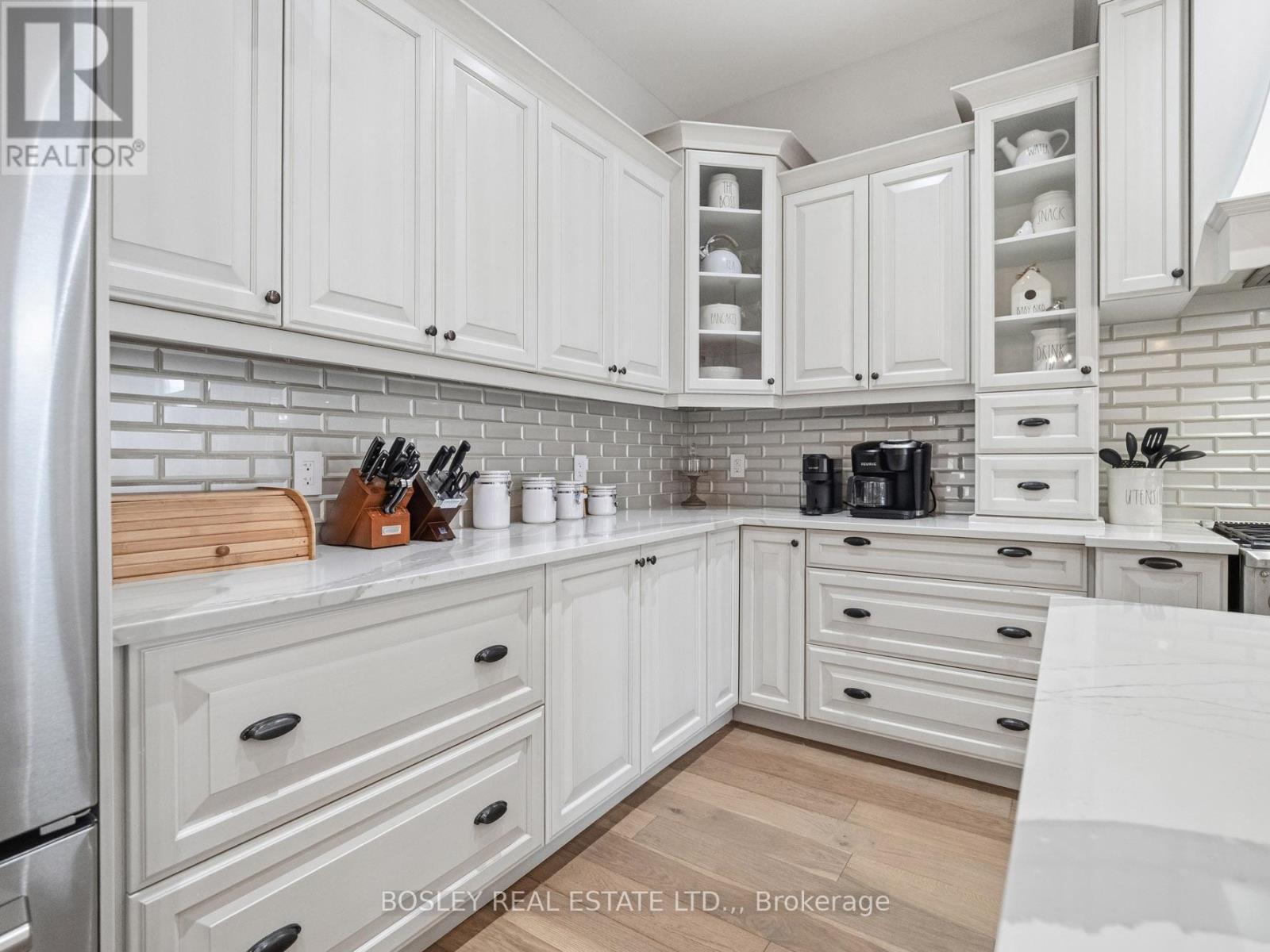 2299 Portage Road, Niagara Falls, Ontario  L2J 0C5 - Photo 9 - X12892220