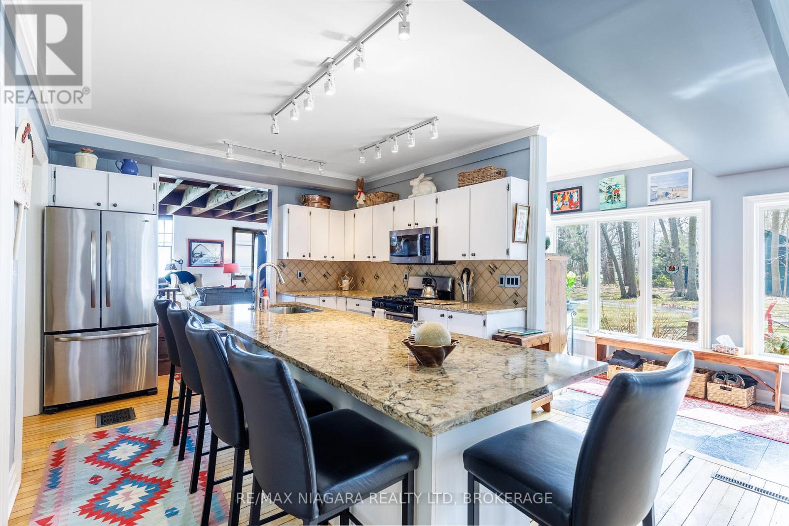 725 Point Abino Road S, Fort Erie, Ontario  L0S 1N0 - Photo 15 - X12892230