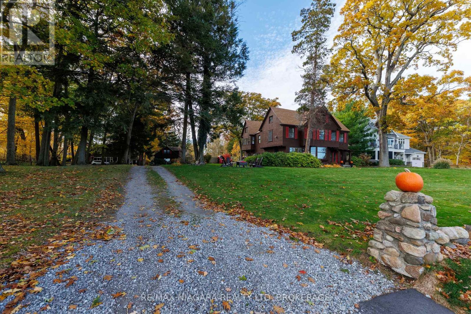 725 Point Abino Road S, Fort Erie, Ontario  L0S 1N0 - Photo 6 - X12892230