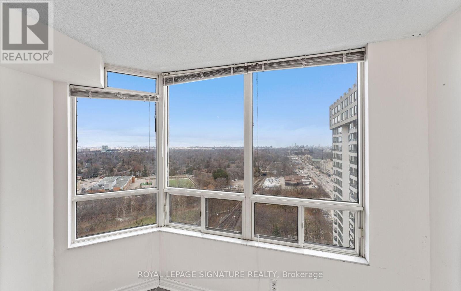 2112 - 1 Aberfoyle Crescent, Toronto, Ontario  M8X 2X8 - Photo 28 - W12890374