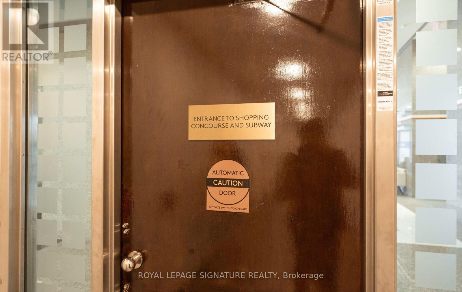 2112 - 1 Aberfoyle Crescent, Toronto, Ontario  M8X 2X8 - Photo 5 - W12890374