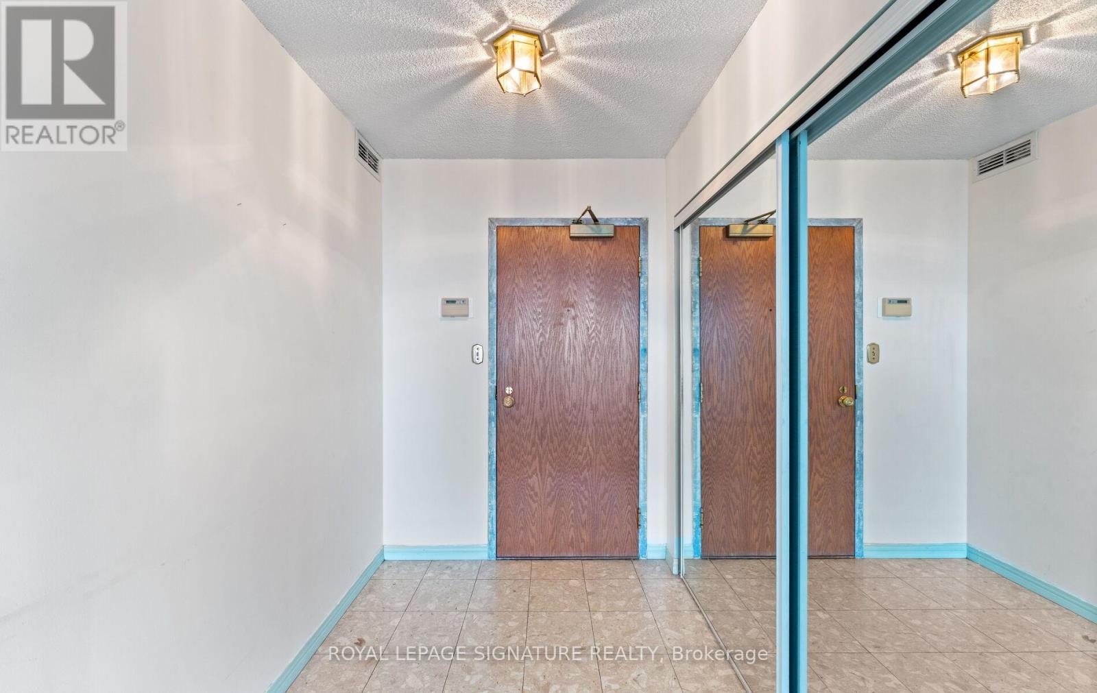 2112 - 1 Aberfoyle Crescent, Toronto, Ontario  M8X 2X8 - Photo 6 - W12890374