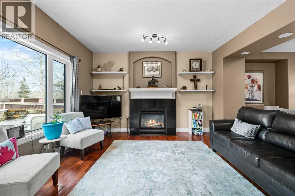 20 Royal Highland Court NW, Calgary, Alberta  T3G 4Y2 - Photo 4 - A2282859